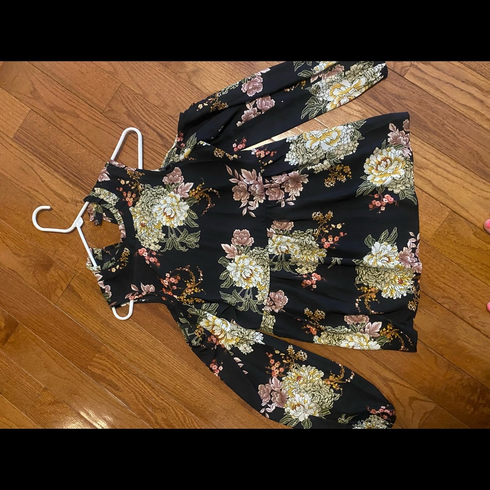 Open shoulder top